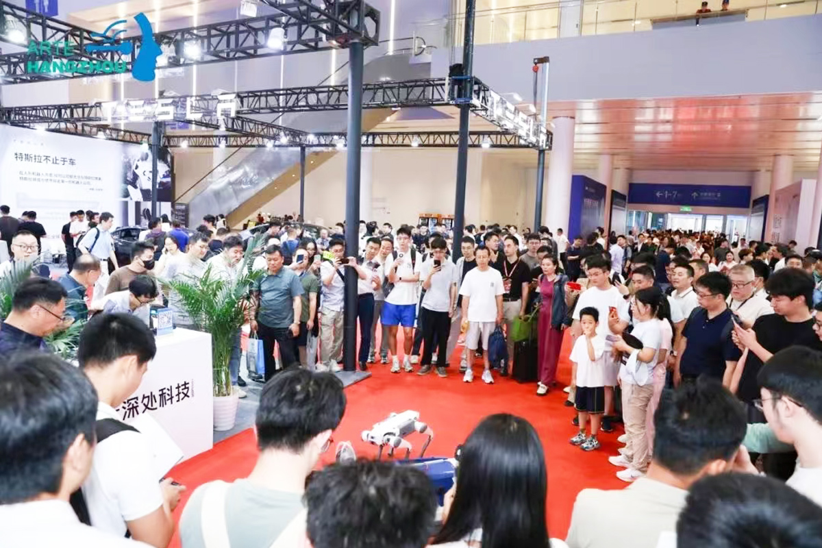 杭州人形機器人展云深處展位